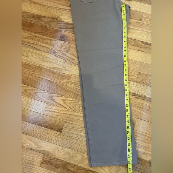 NEW- Façonnable Khaki Pants Men. Size 31 R - Picture 4 of 8